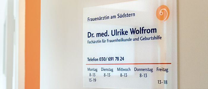 02-praxis-dr-wolfrom-schild.jpg